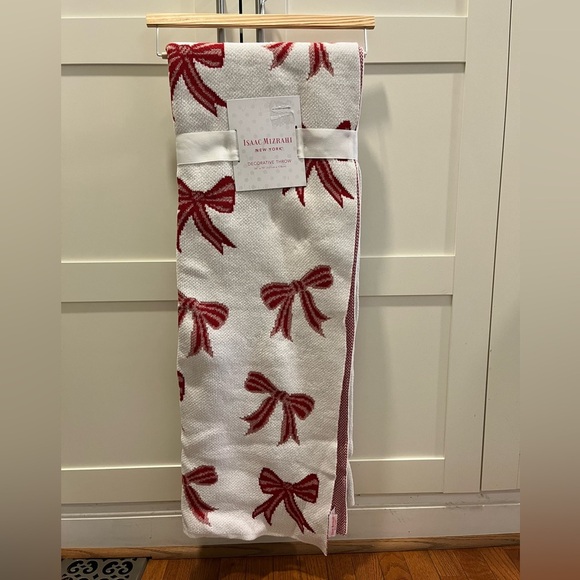 Isaac Mizrahi Other - Isaac Mizrahi White and Red Bow Throw, NWT